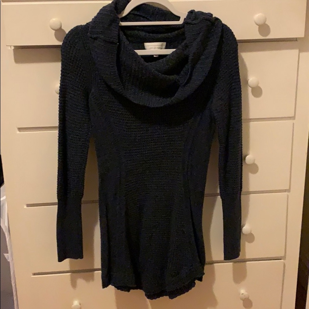 Angel of the North Cowl. Rock Tunic